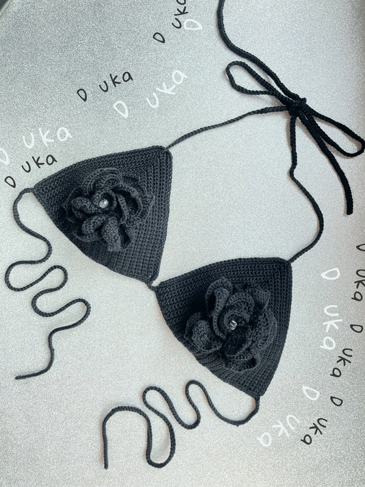 Bikini top with crochet flowers